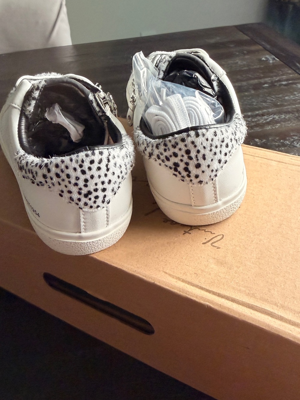 Vintage Havana White Sneakers with Black Spot Accent - Picture 4 of 6